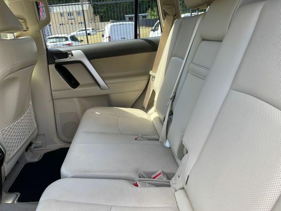 Toyota Land Cruiser 2.8 D-4d 204 Active 5 Seats Black #17