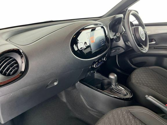 Toyota Aygo X Edge Auto White #5