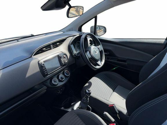 Toyota Yaris 1.5 Icon Grey #5