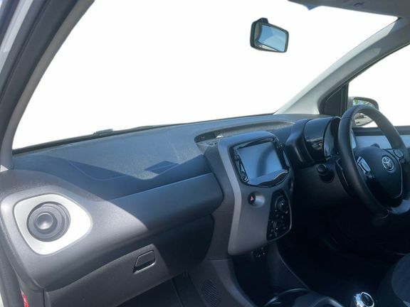Toyota Aygo X X-play X-shift White #5