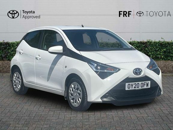 Toyota Aygo X X-play X-shift White