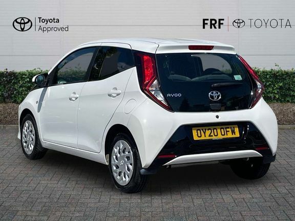 Toyota Aygo X X-play X-shift White #4