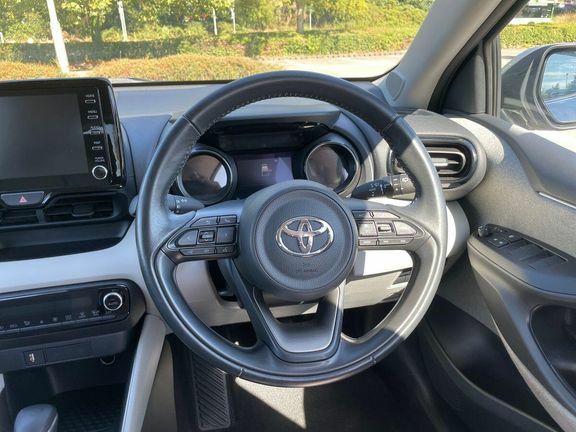 Toyota Yaris 1.5 Vvt-h Design E-cvt Red #10