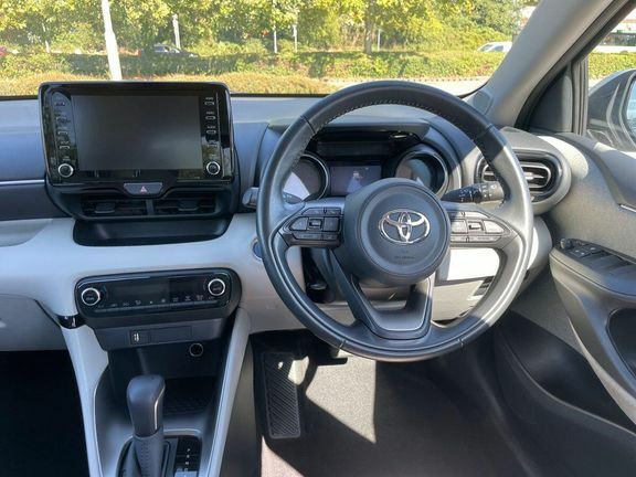 Toyota Yaris 1.5 Vvt-h Design E-cvt Red #7