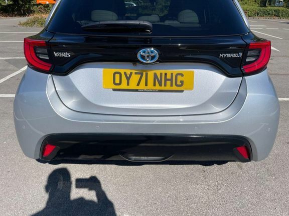 Toyota Yaris 1.5 Vvt-h Design E-cvt Red #21