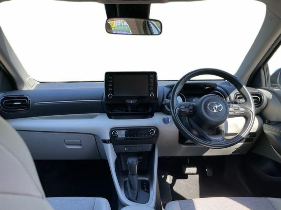 Toyota Yaris Excel 1.5 Hybrid Silver #6