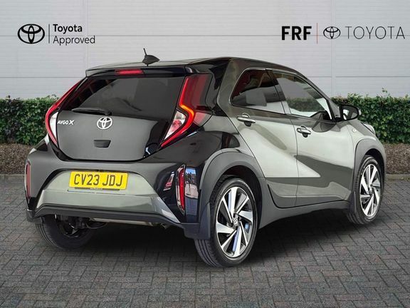 Toyota Aygo X Edge Manual Green #2