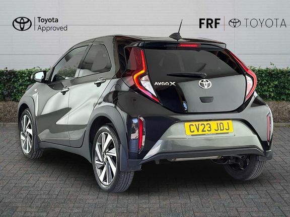 Toyota Aygo X Edge Manual Green #4