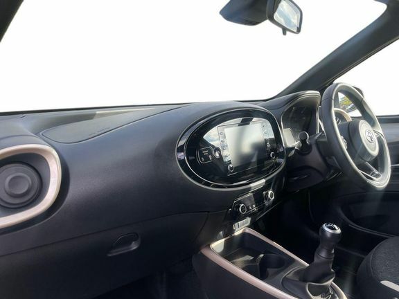 Toyota Aygo X Edge Manual Beige #5