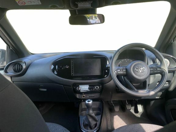 Toyota Aygo X Edge White #6