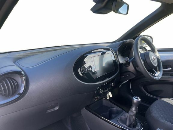 Toyota Aygo X Edge White #5