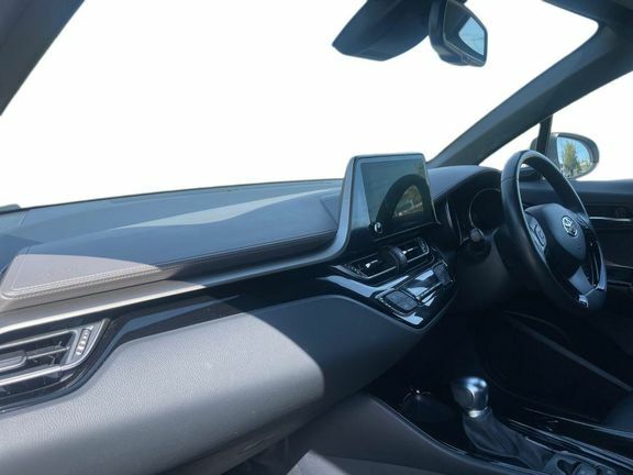 Toyota C-Hr Excel 1.8 White #5