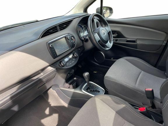 Toyota Yaris Icon 1.5Cvt Grey #5