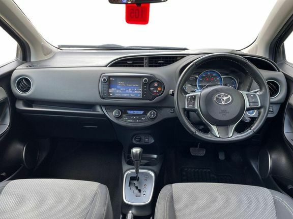 Toyota Yaris Icon 1.5Cvt Grey #6