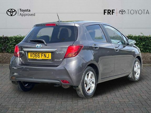 Toyota Yaris Icon 1.5Cvt Grey #2