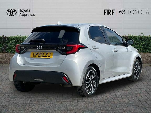 Toyota Yaris Yaris Design 1.5 Hybrid Silver #2