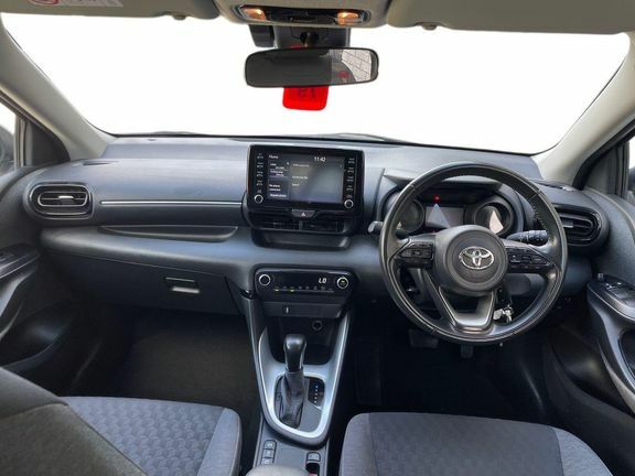 Toyota Yaris Yaris Design 1.5 Hybrid Silver #6