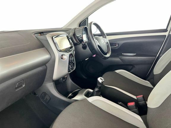 Toyota Aygo 1.0 Vvt-i X-play Euro 5 Euro 5 White #5