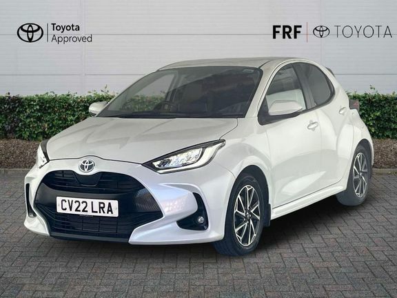 Toyota Yaris Design White #3