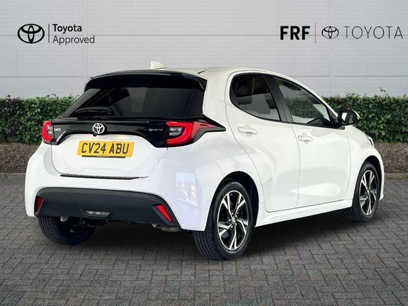 Toyota Yaris Design White #2