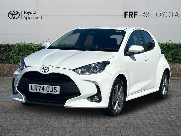 Toyota Yaris Icon White #3
