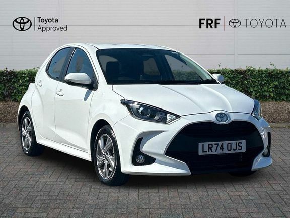 Toyota Yaris Icon White