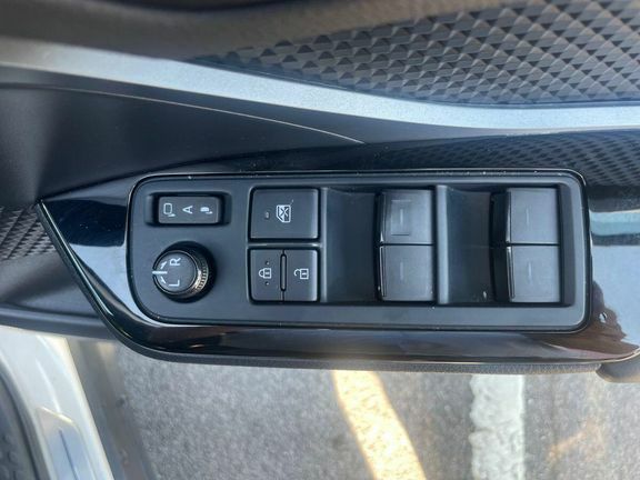 Toyota C-Hr 1.8 Hybrid Design Cvt Red #36
