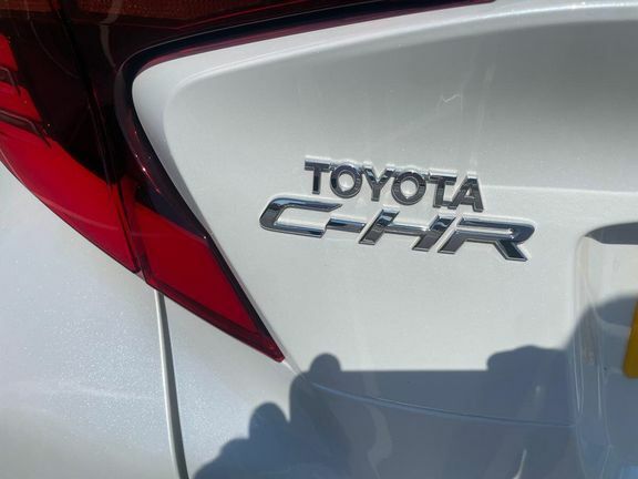 Toyota C-Hr 1.8 Hybrid Design Cvt Red #31