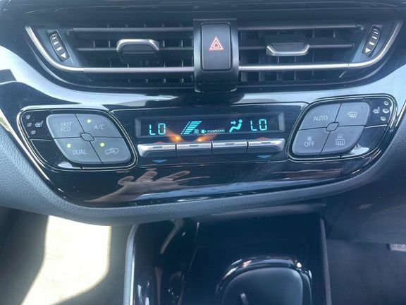 Toyota C-Hr 1.8 Hybrid Design Cvt Red #42