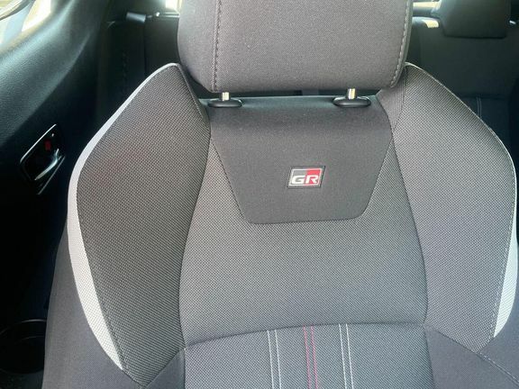 Toyota C-Hr 1.8 Hybrid Design Cvt Red #43