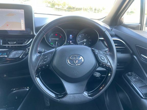 Toyota C-Hr 1.8 Hybrid Design Cvt Red #12