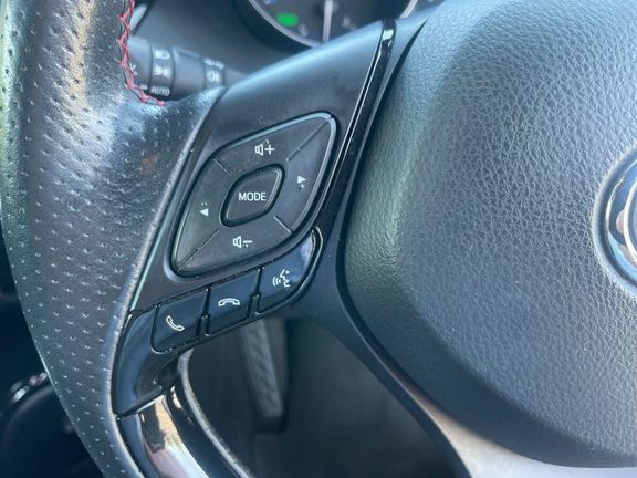 Toyota C-Hr 1.8 Hybrid Design Cvt Red #39