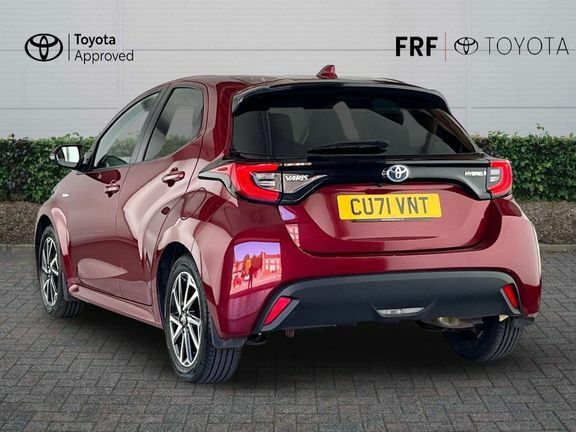 Toyota Yaris Yaris Design 1.5 Hybrid Red #4