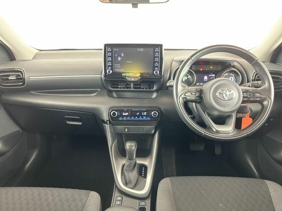 Toyota Yaris Yaris Design 1.5 Hybrid Red #5