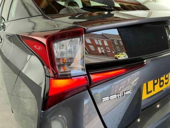 Toyota Prius 1.8 Vvti Business Edition Cvt White #23