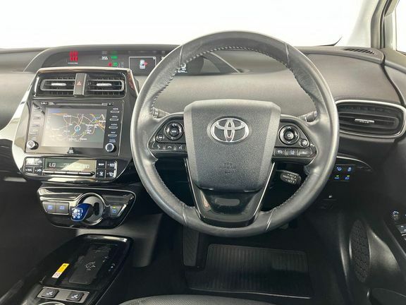 Toyota Prius 1.8 Vvti Business Edition Cvt White #9