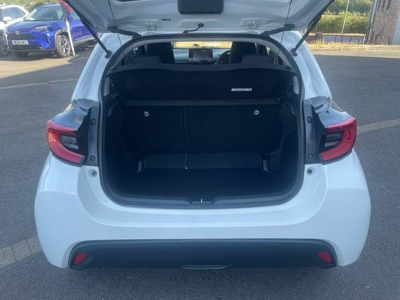 Toyota Yaris 1.5 Hybrid Design Cvt Grey #15