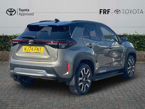 Toyota Yaris Cross Premiere Awd-i Brown #2