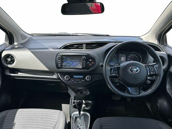 Toyota Yaris Icon 1.5 Hybrid Silver #6