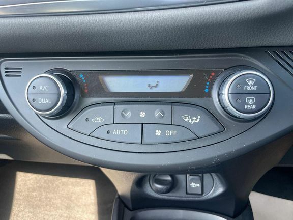 Toyota Yaris Yaris Icon Tech Vvt-i Hev Cvt Grey #45