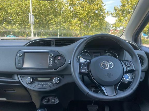Toyota Yaris Yaris Icon Tech Vvt-i Hev Cvt Grey #9
