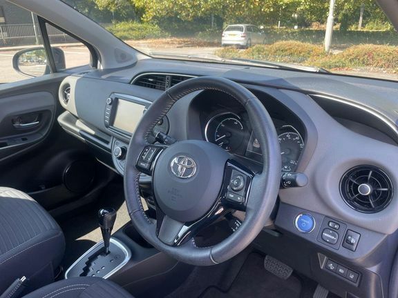 Toyota Yaris Yaris Icon Tech Vvt-i Hev Cvt Grey #14