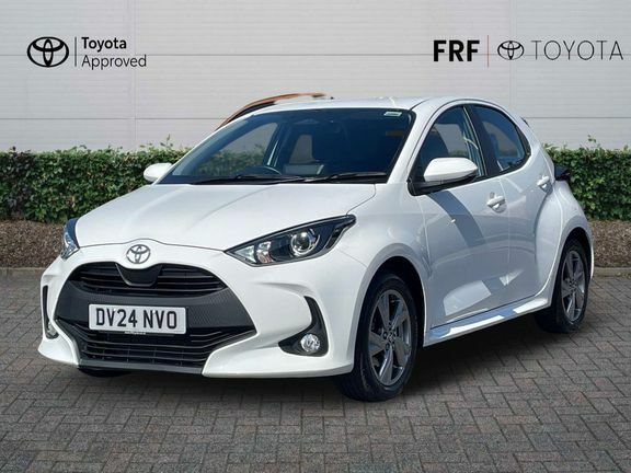 Toyota Yaris Icon White #3