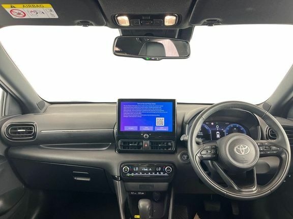 Toyota Yaris Excel Silver #6