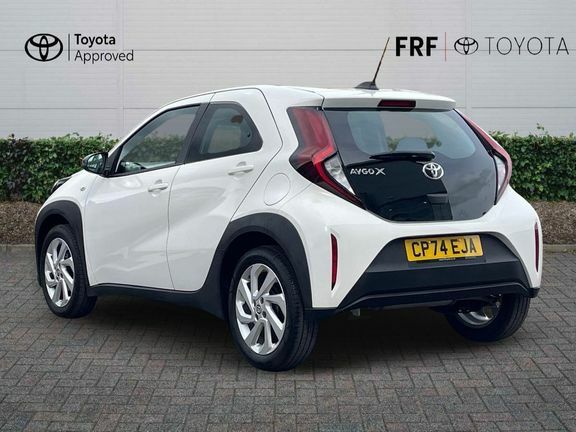 Toyota Aygo X Pure Automatic White #4
