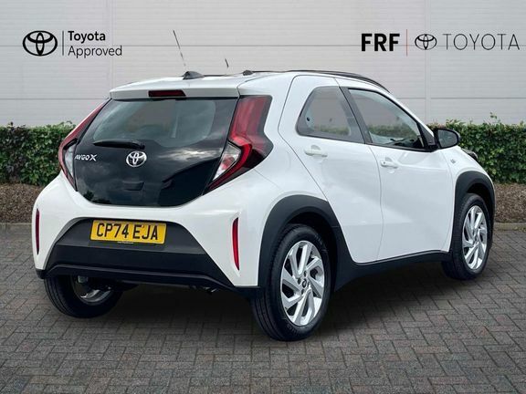 Toyota Aygo X Pure Automatic White #2