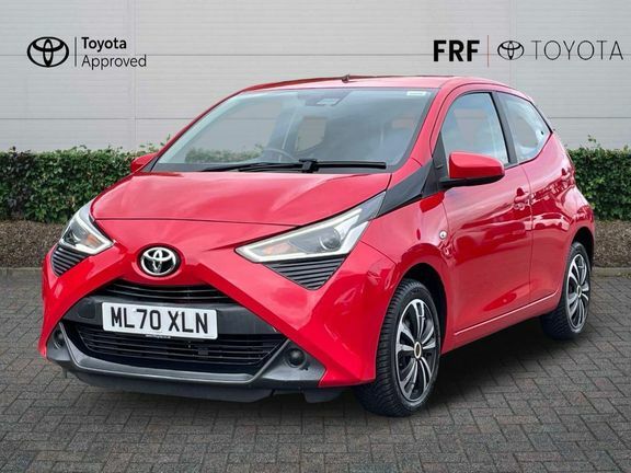 Toyota Aygo X X-play Tss Red #3