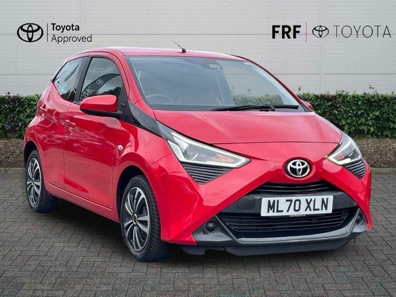 Toyota Aygo X X-play Tss Red