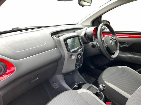 Toyota Aygo X X-play Tss Red #5