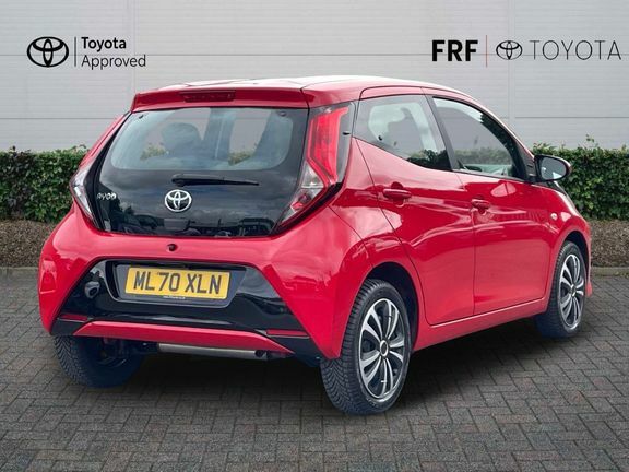 Toyota Aygo X X-play Tss Red #2